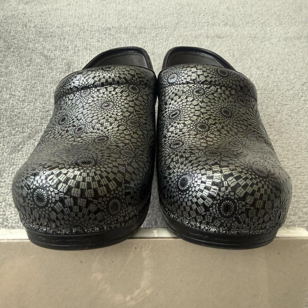 Dansko XP Clogs Shoes Womens Size 41 Silver Geometric Slip Resistant Work - Picture 11 of 12